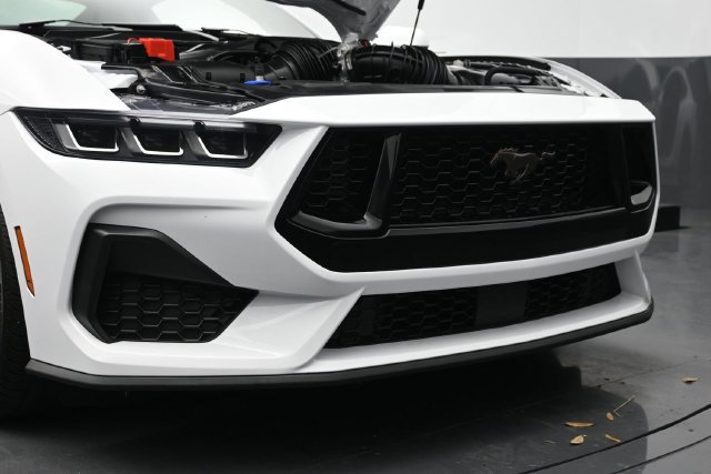 Used 2025 Ford Mustang GT Premium RWD image 32