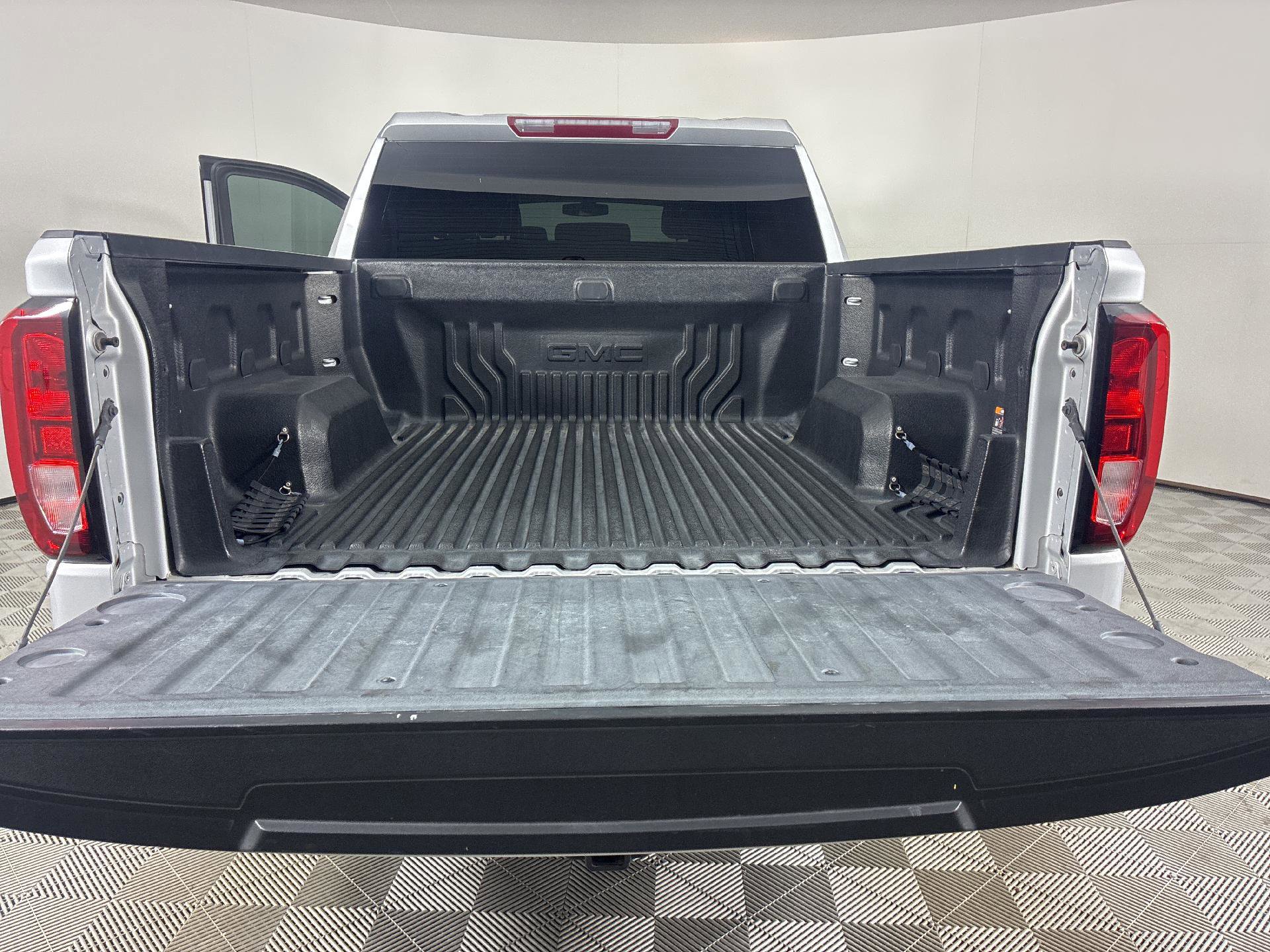 Used 2021 GMC Sierra 1500 Elevation image 21