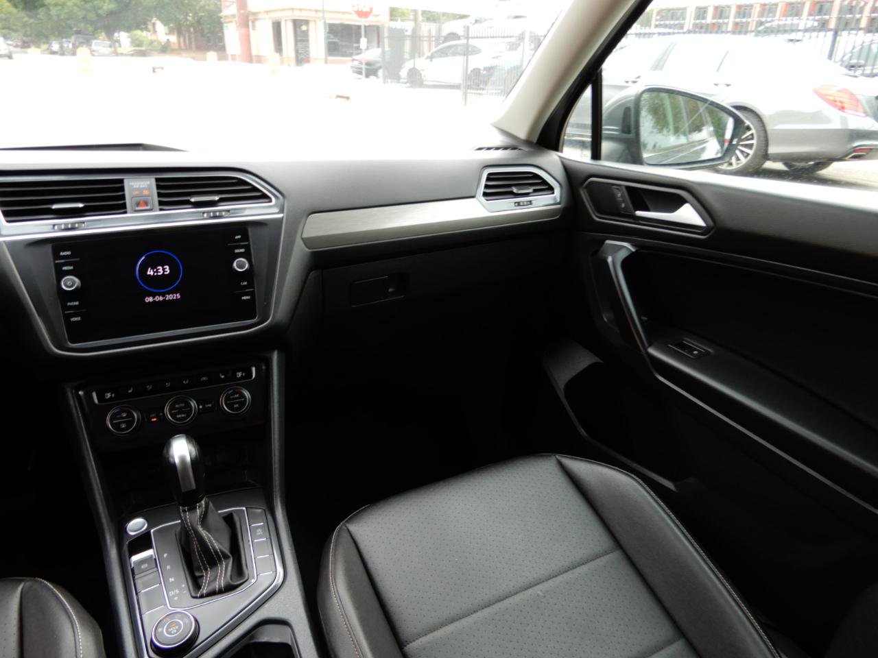 Used 2021 Volkswagen Tiguan SEL AWD/4WD image 20
