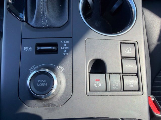 Used 2023 Toyota Highlander XSE AWD/4WD image 24