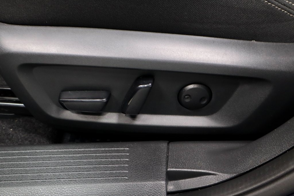 Certified 2024 Nissan Rogue SV image 25