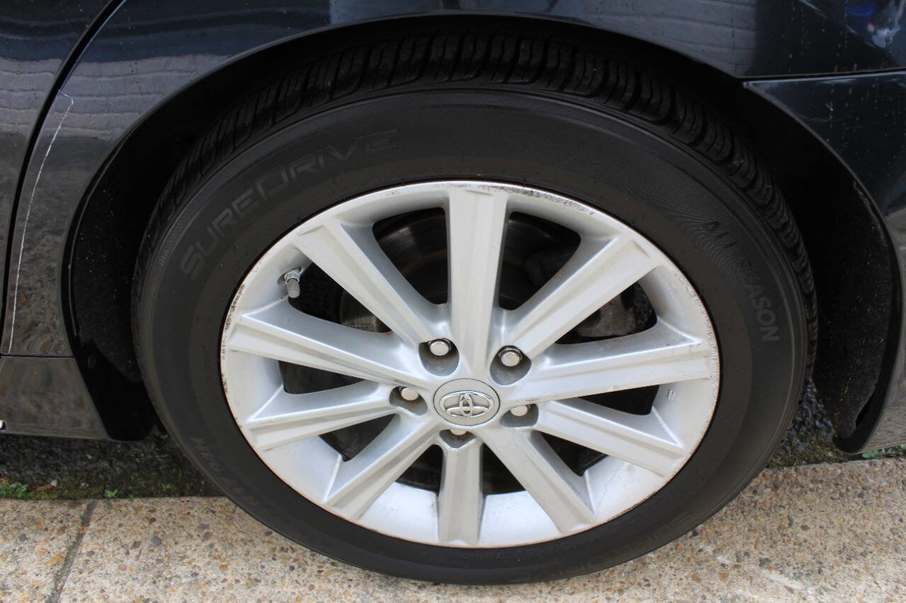 Used 2012 Toyota Camry XLE FWD image 6