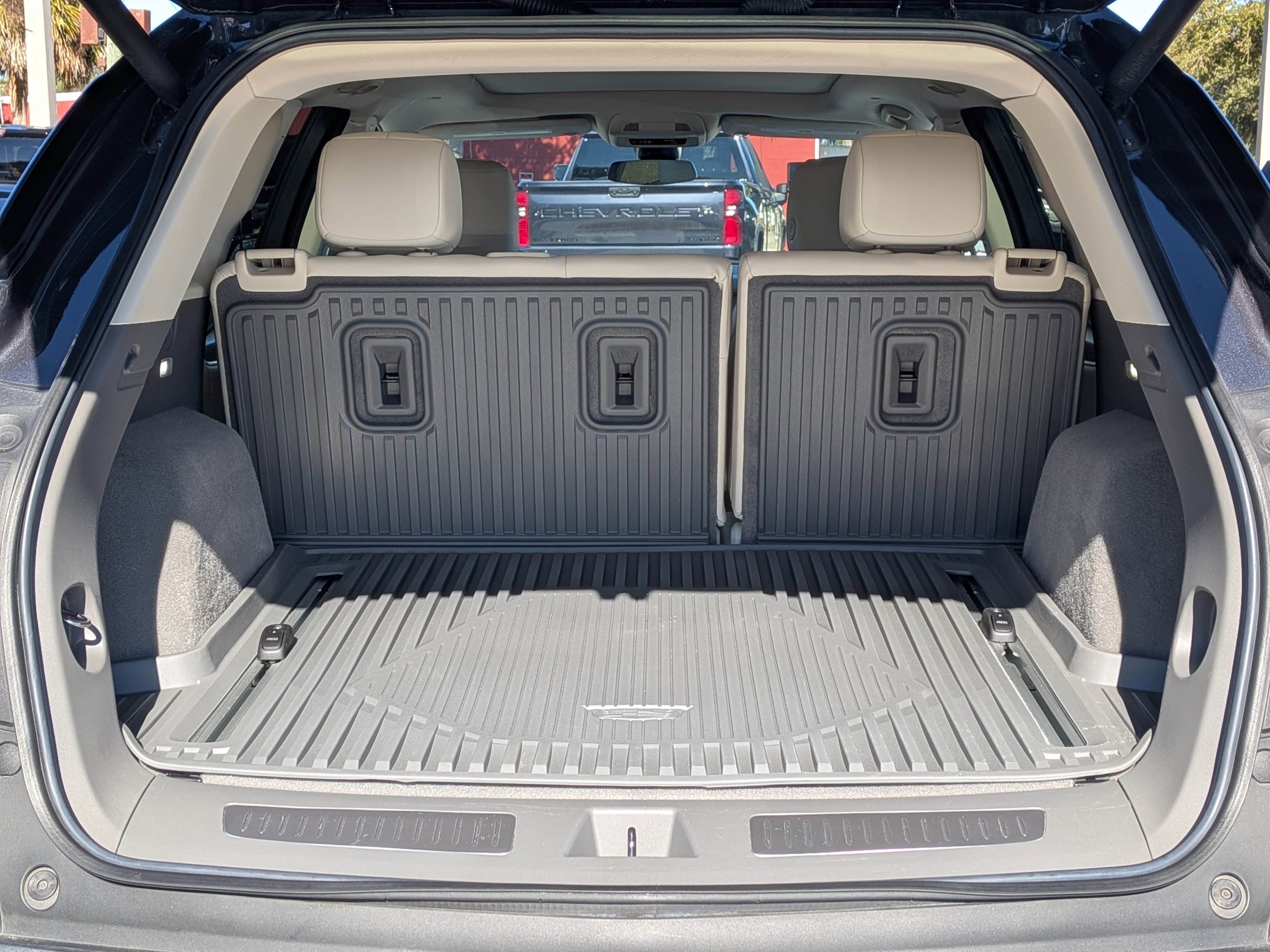 Certified 2022 Cadillac XT5 Premium Luxury image 12