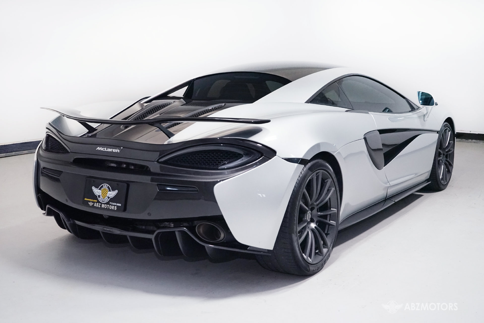 Used 2017 McLaren 570S Coupe RWD image 6