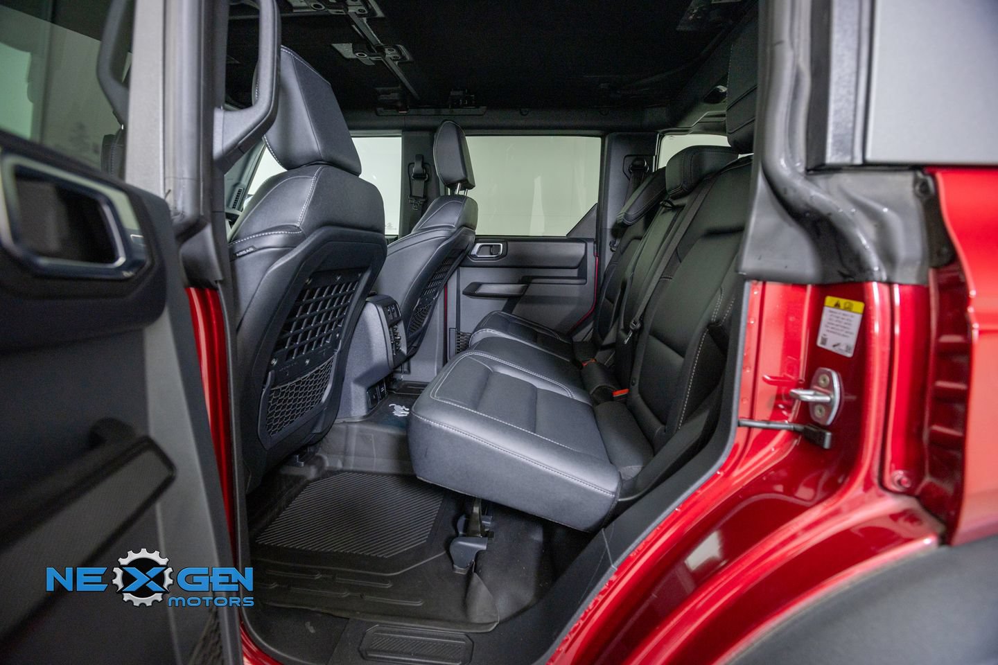 Used 2025 Ford Bronco Badlands AWD/4WD image 32