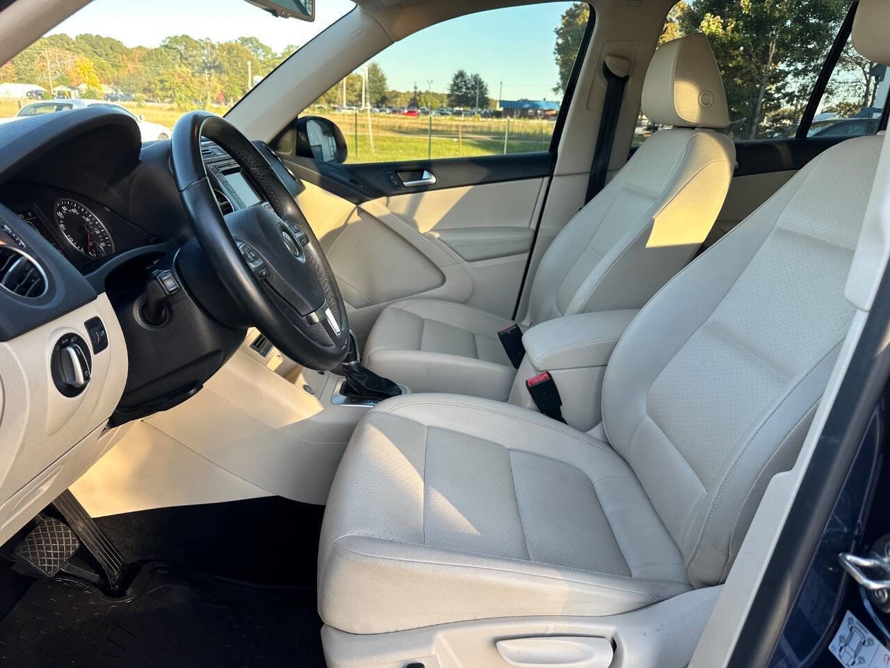 Used 2016 Volkswagen Tiguan S image 13