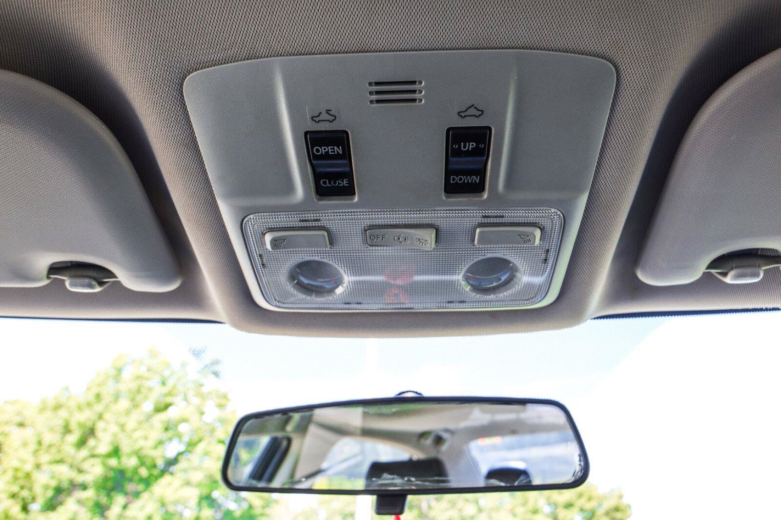 Used 2015 Toyota Corolla S Premium FWD image 33