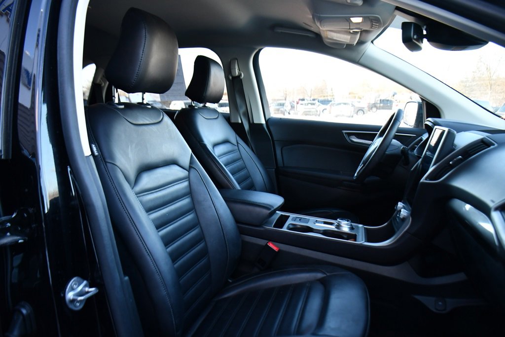 Used 2024 Ford Edge SEL w/ Convenience Package image 16