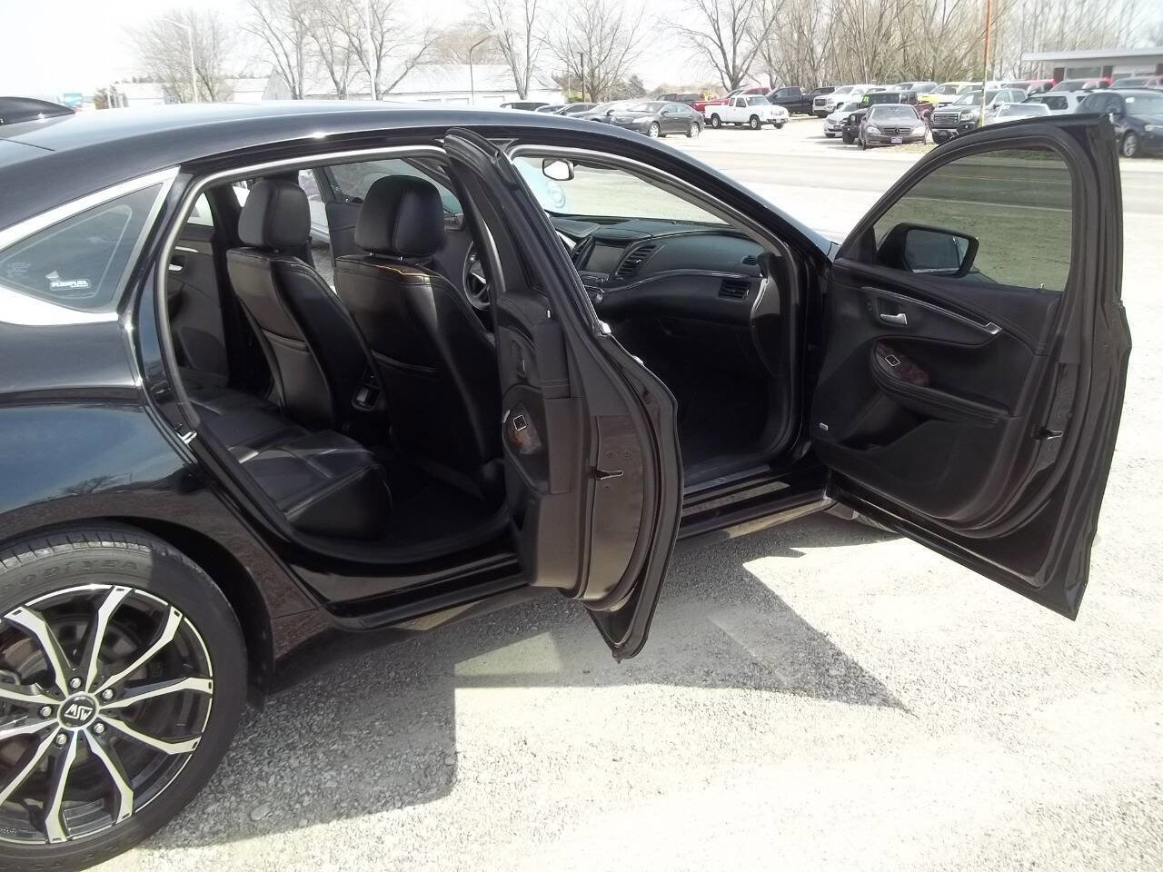 Used 2015 Chevrolet Impala LTZ image 13