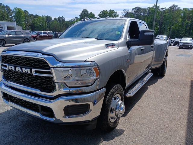 Used 2024 RAM 3500 Tradesman w/ Chrome Appearance Group AWD/4WD image 13