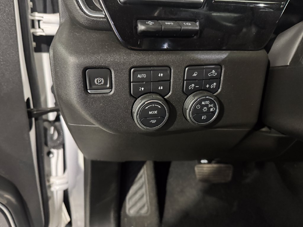 Used 2022 Chevrolet Silverado 1500 High Country w/ High Country Premium Package AWD/4WD image 37