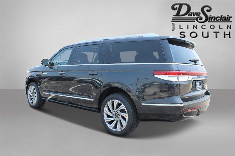 Certified 2023 Lincoln Navigator L Reserve image 7