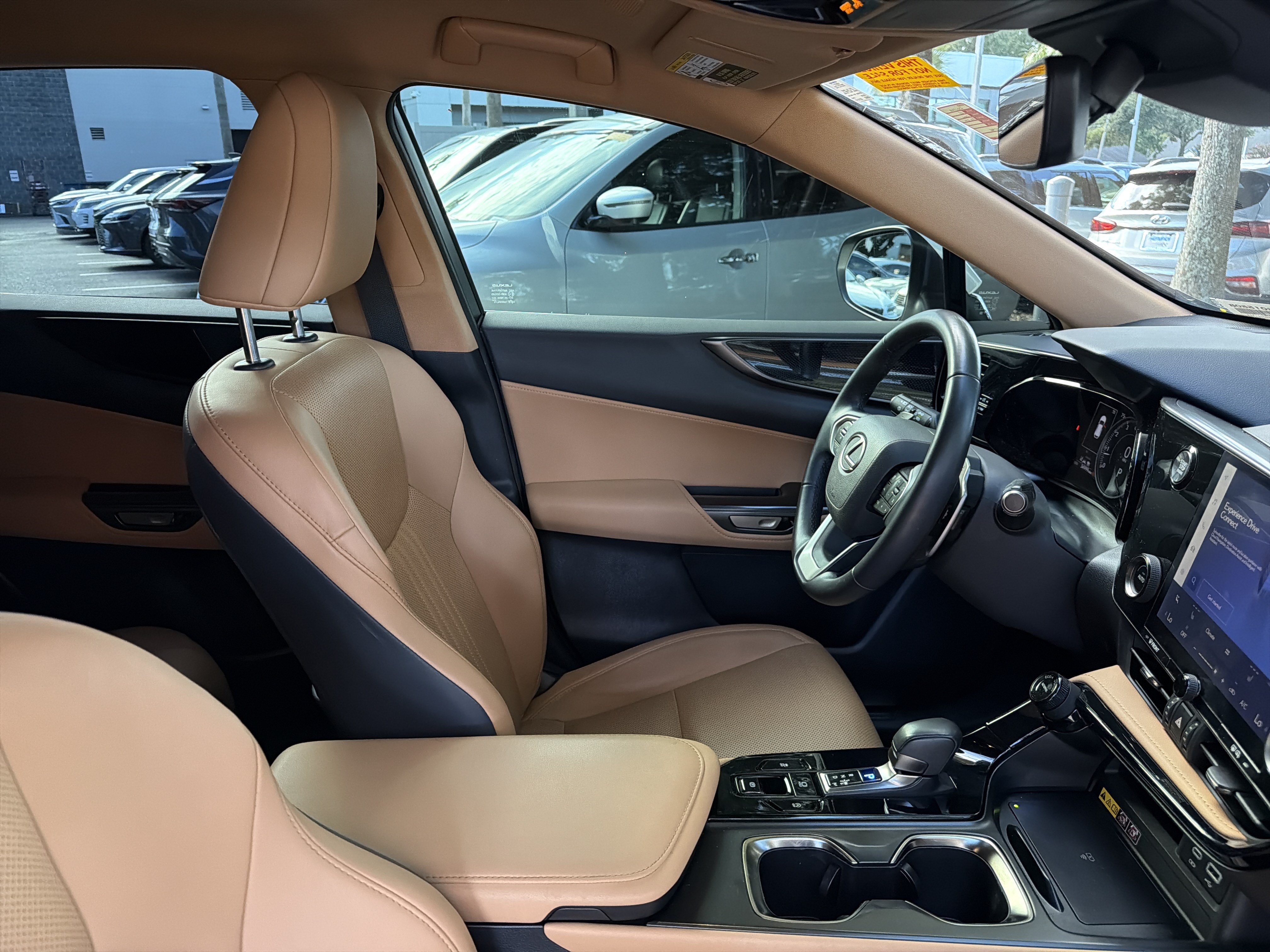 Certified 2025 Lexus NX 250 FWD w/ Accessory Package (2T) image 39
