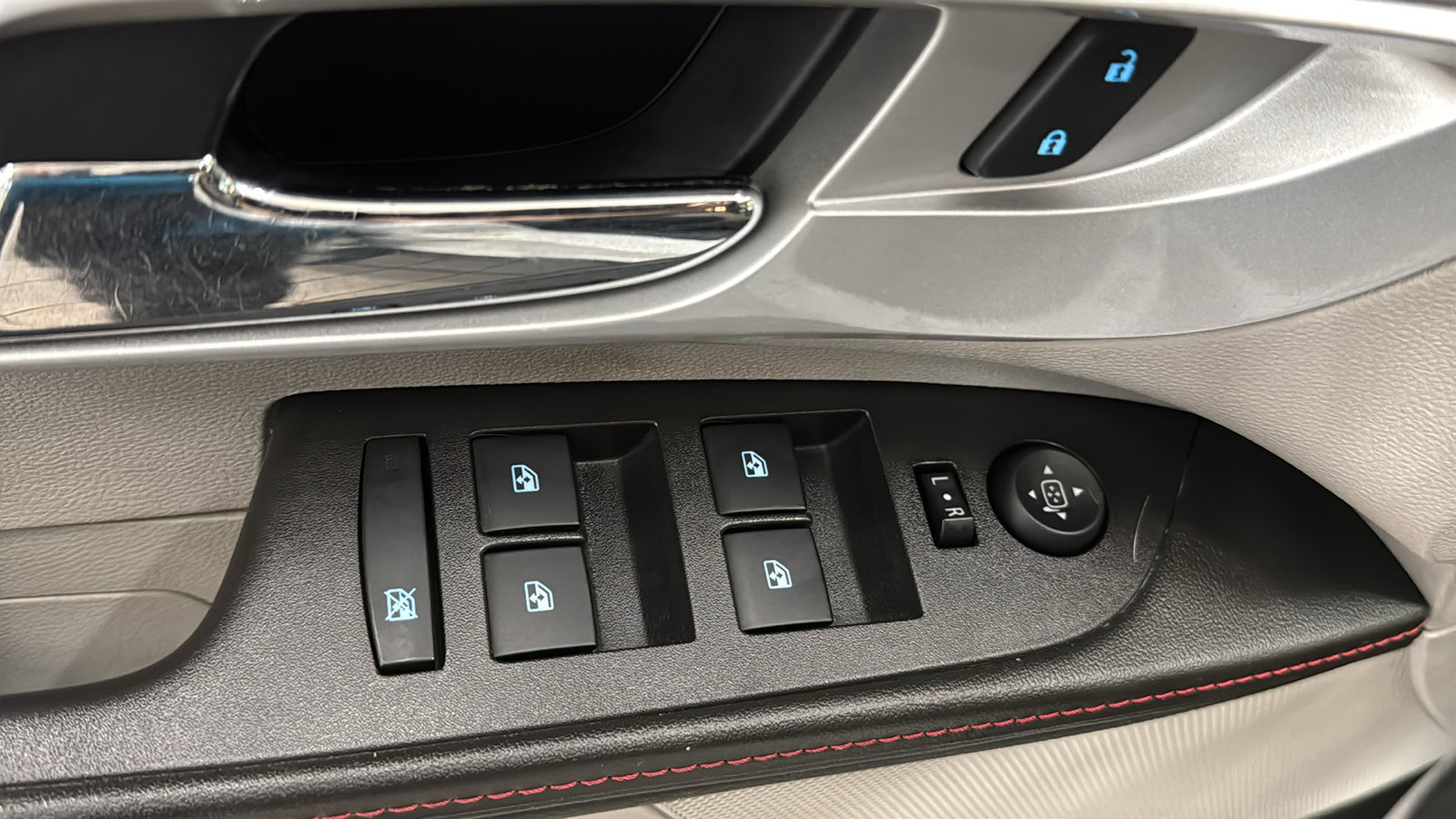 Used 2015 Chevrolet Equinox LT w/ Power Convenience Package FWD image 22