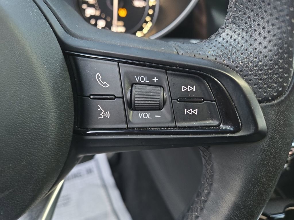 Used 2022 Alfa Romeo Giulia Ti image 20