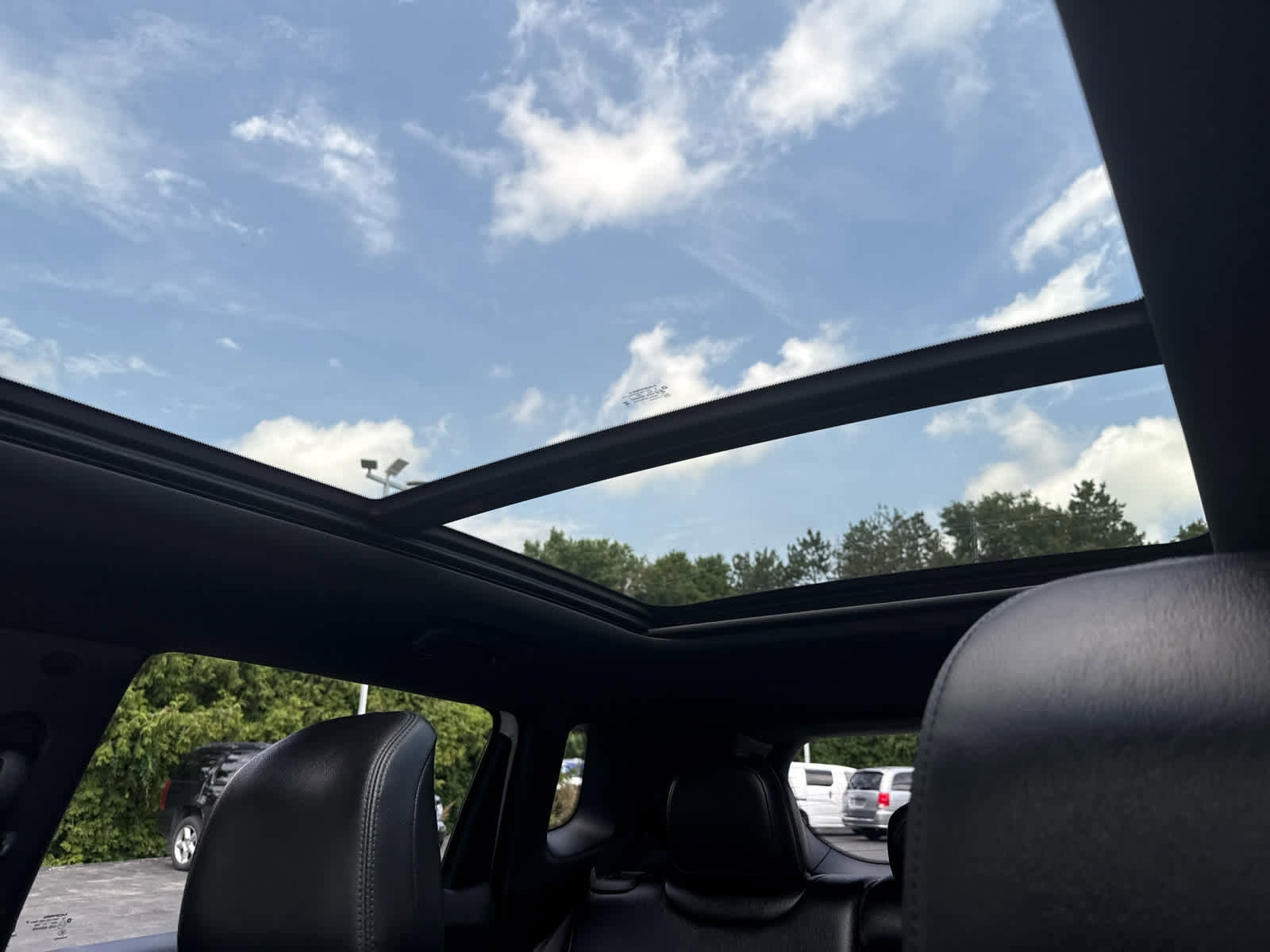 Used 2024 Jeep Compass Limited w/ High Altitude Package image 24
