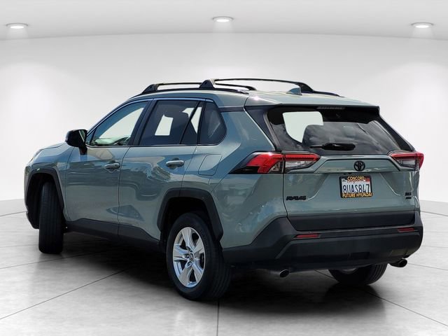 Used 2021 Toyota RAV4 XLE w/ Convenience Package image 5