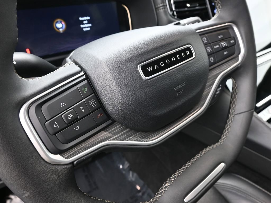 Used 2024 Jeep Wagoneer L Series II w/ Flexible Seating Group image 17