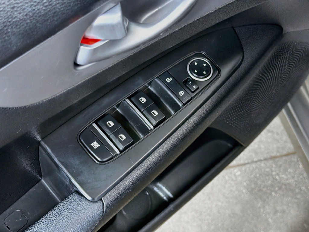 Used 2022 Kia Forte LXS FWD image 18