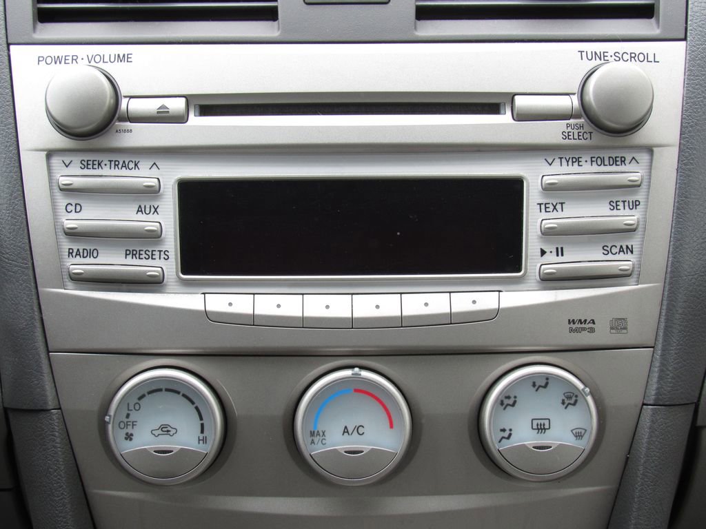 Used 2010 Toyota Camry image 27