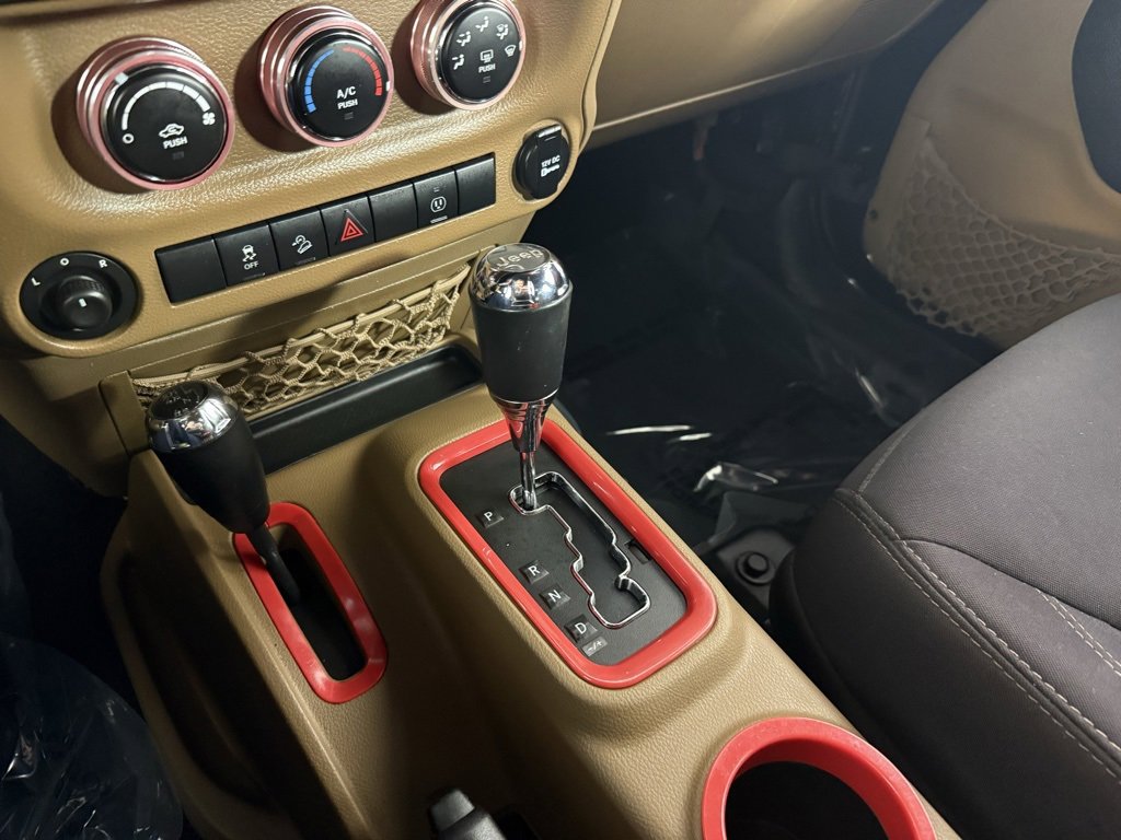 Used 2013 Jeep Wrangler Unlimited Sahara w/ Connectivity Group image 23