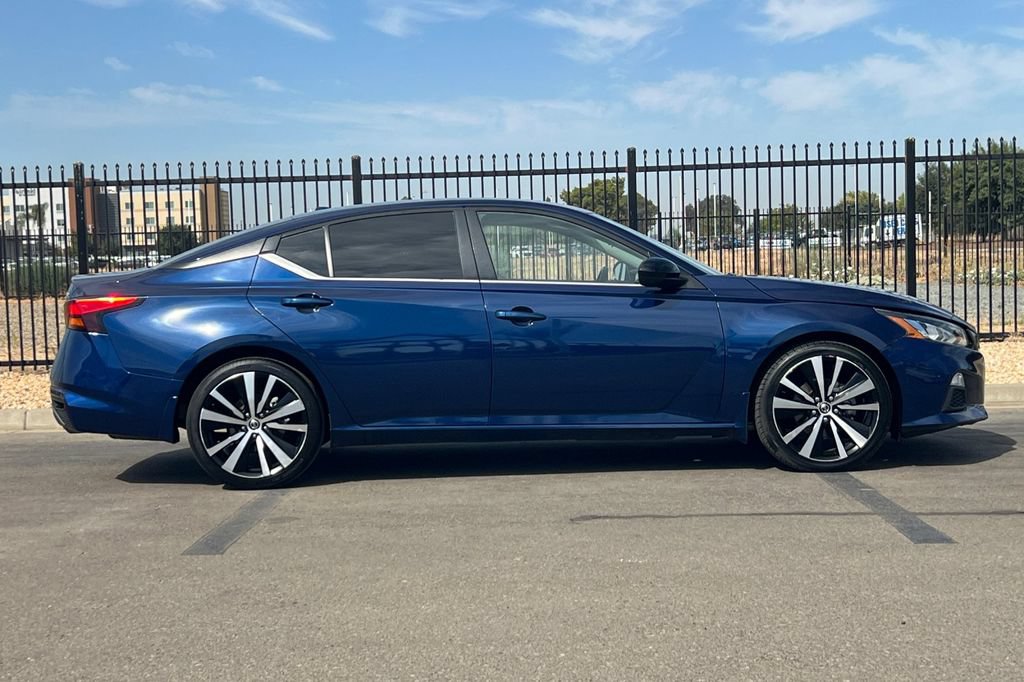 Used 2022 Nissan Altima 2.5 SR FWD image 3