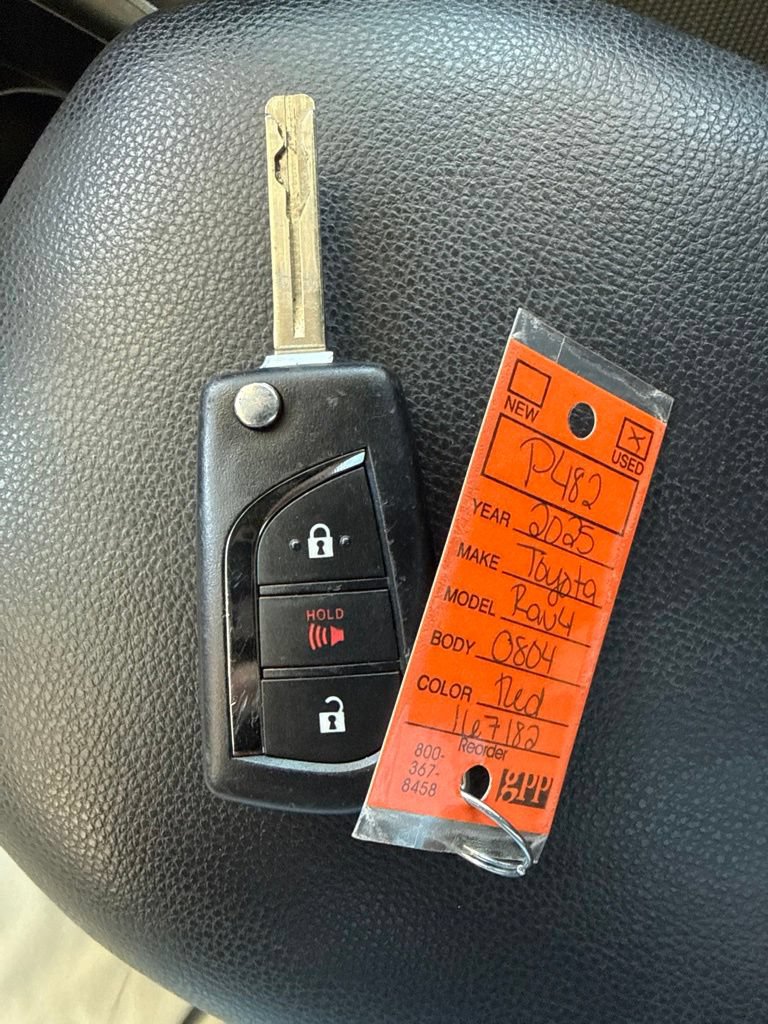 Used 2025 Toyota RAV4 LE AWD/4WD image 34