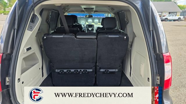 Used 2014 Chrysler Town & Country Touring-L FWD image 26