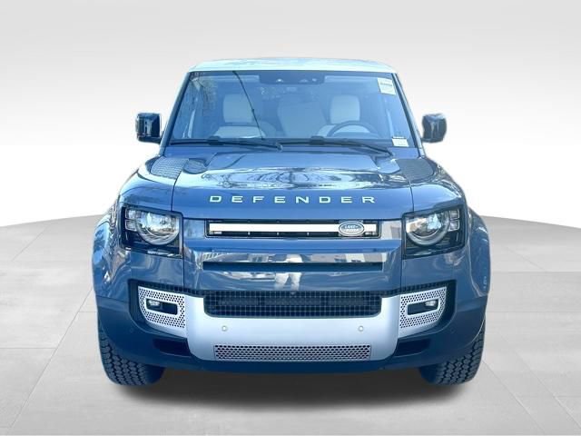 New 2025 Land Rover Defender 90 S image 2