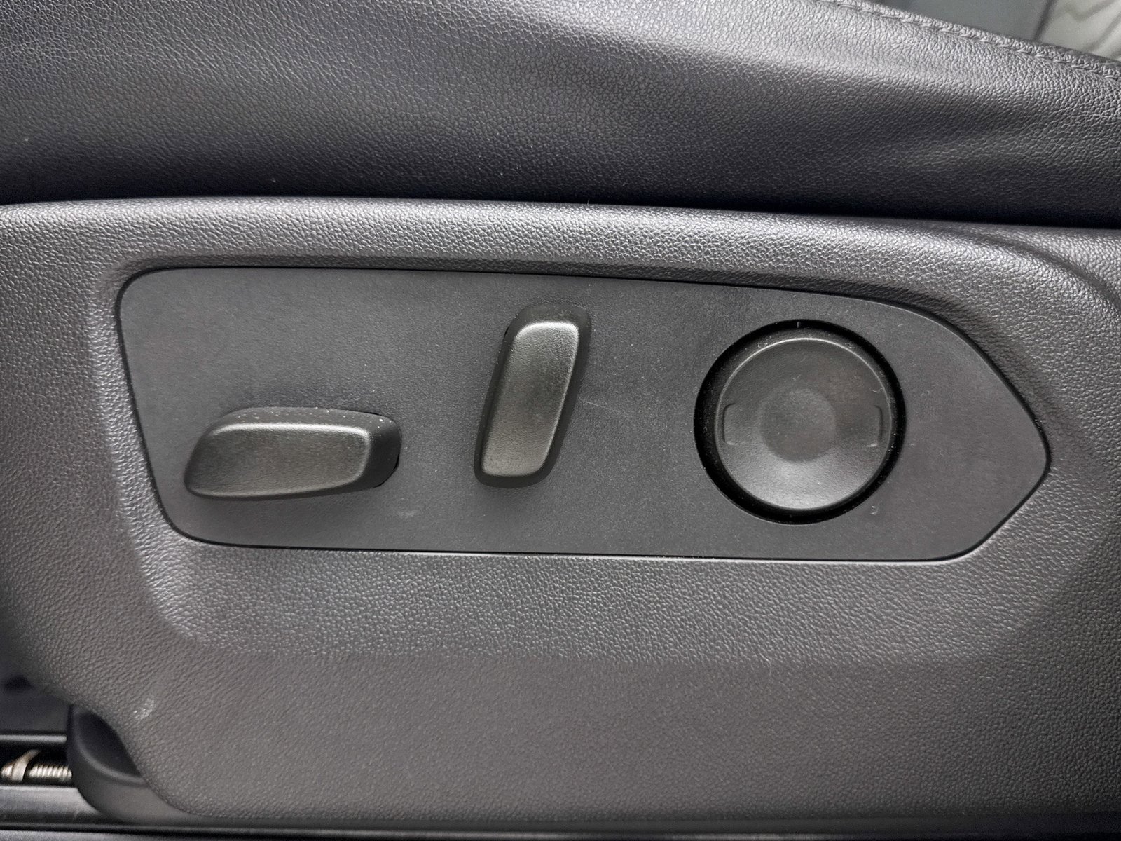 Used 2024 Chevrolet Silverado 1500 ZR2 w/ LPO, Dark Essentials Package image 32