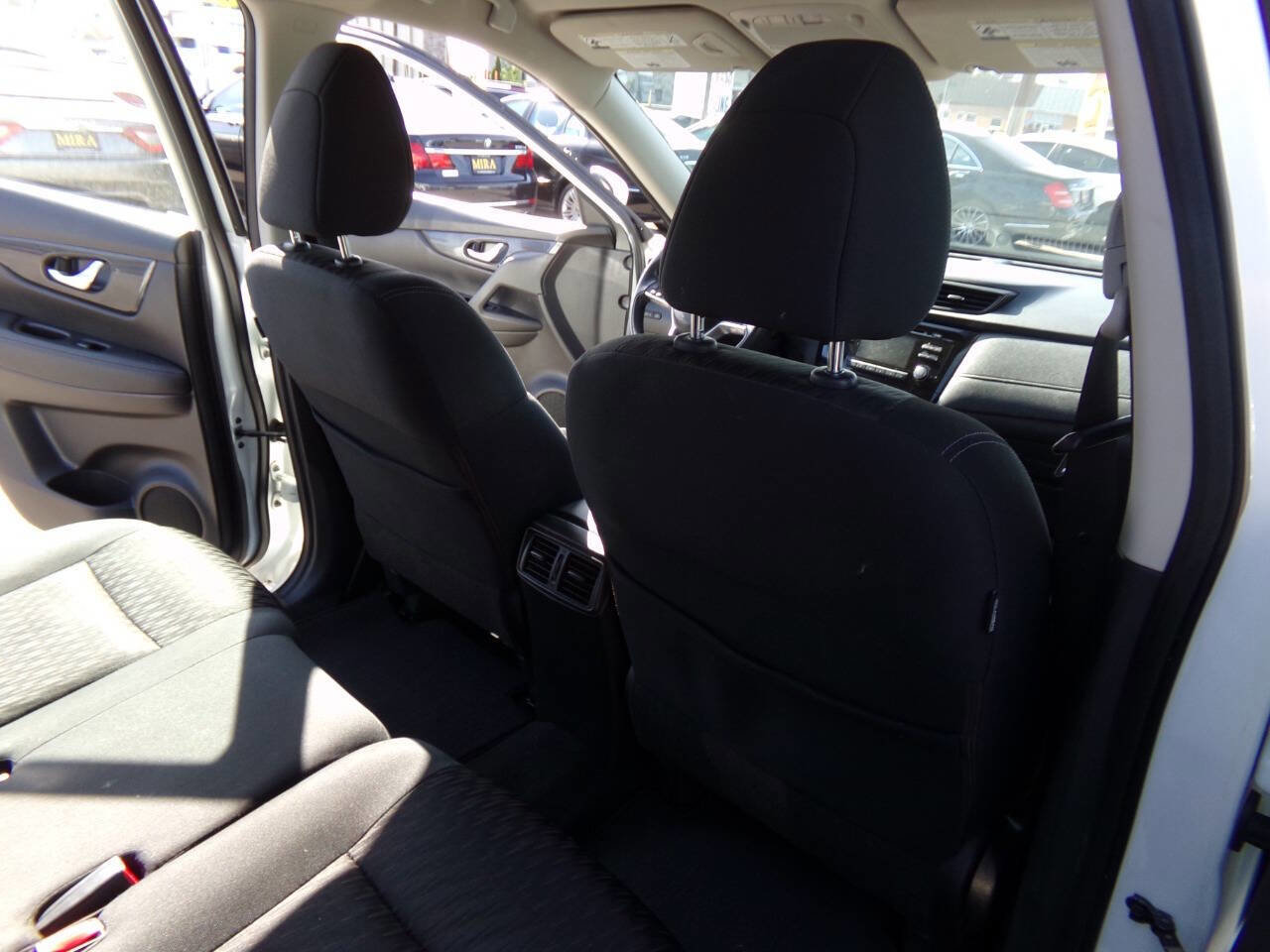 Used 2017 Nissan Rogue S image 19