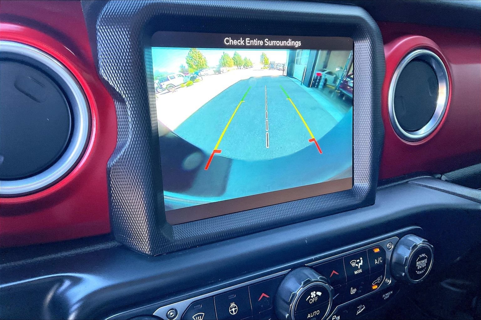 Used 2019 Jeep Wrangler Unlimited Rubicon AWD/4WD image 13