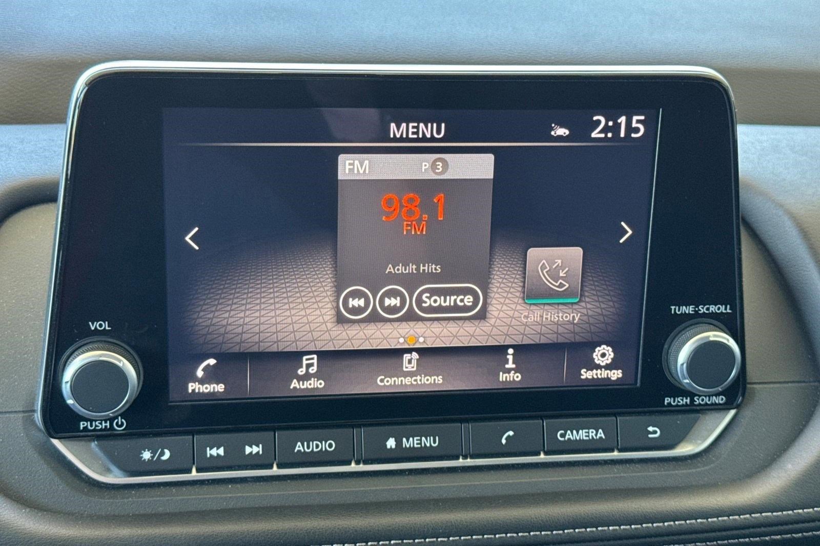 Used 2025 Nissan Rogue SV image 18