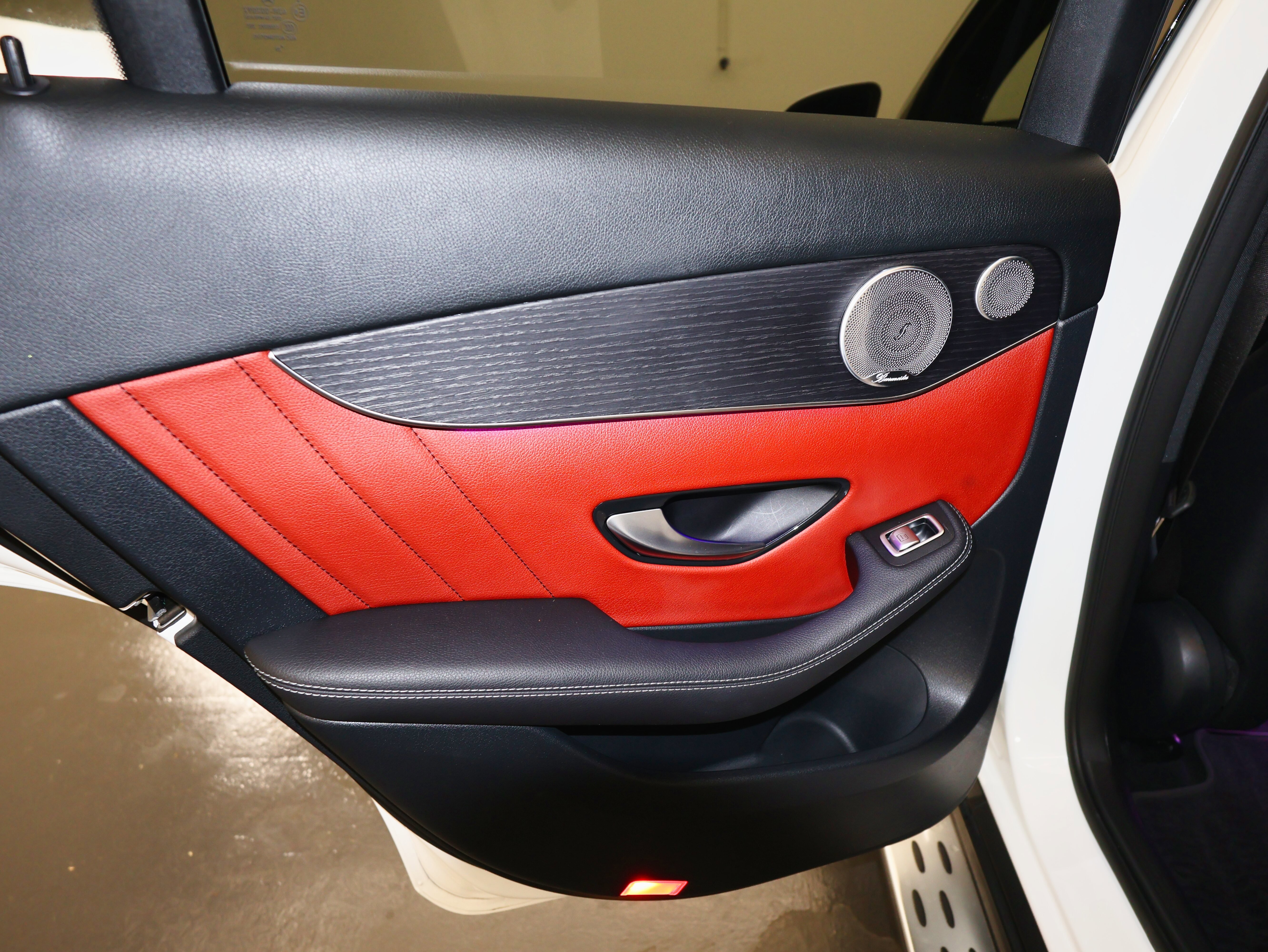 Used 2020 Mercedes-Benz GLC 300 4MATIC Coupe image 27