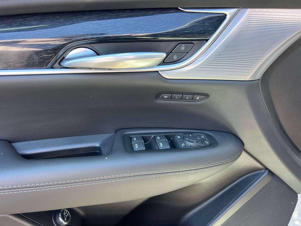 Used 2023 Cadillac XT5 Premium Luxury AWD/4WD image 17