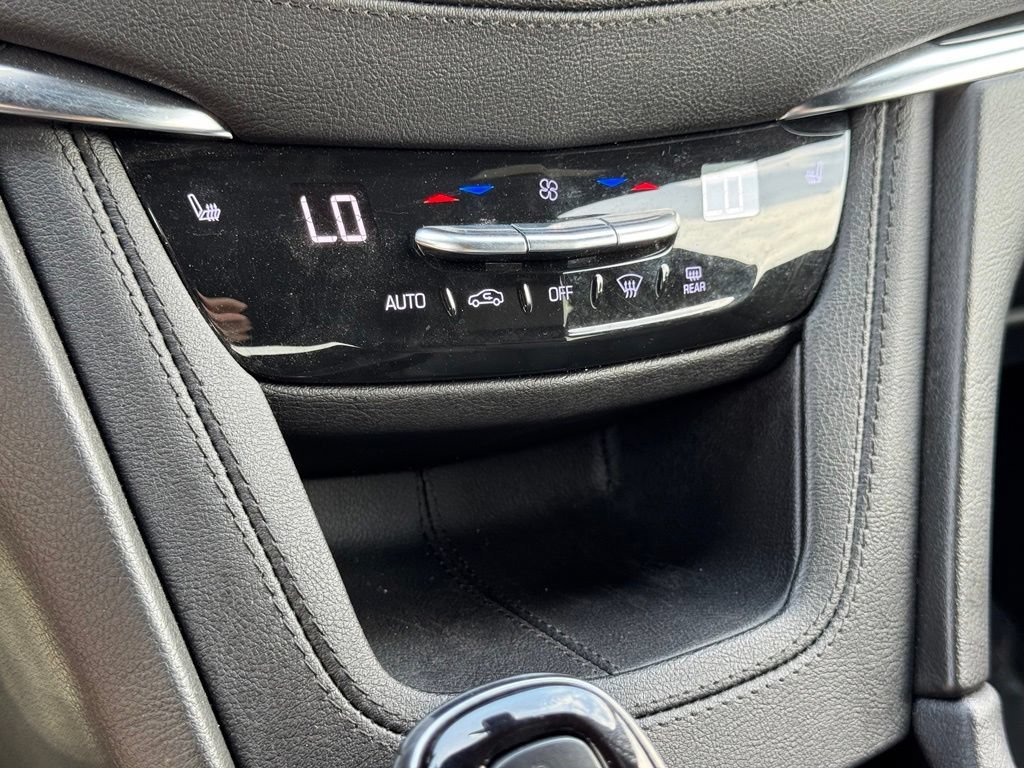 Certified 2022 Cadillac XT5 Premium Luxury AWD/4WD image 35