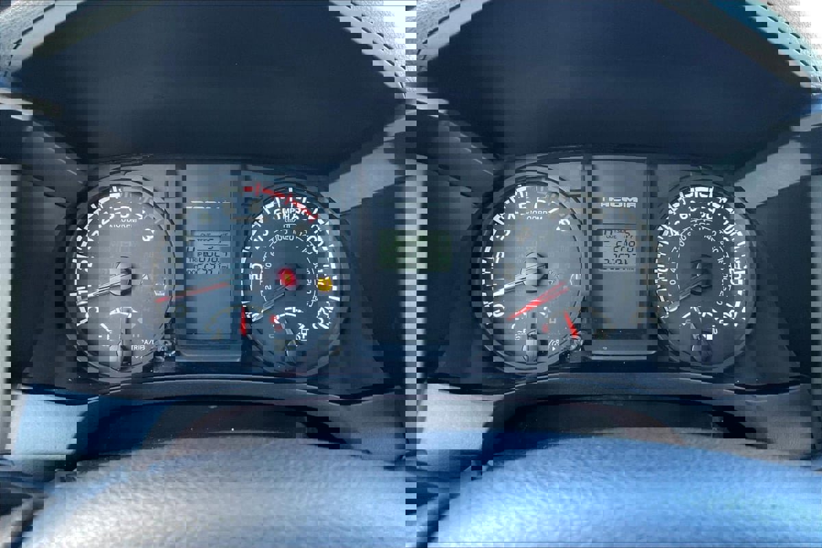 Used 2016 Toyota Tacoma SR image 13