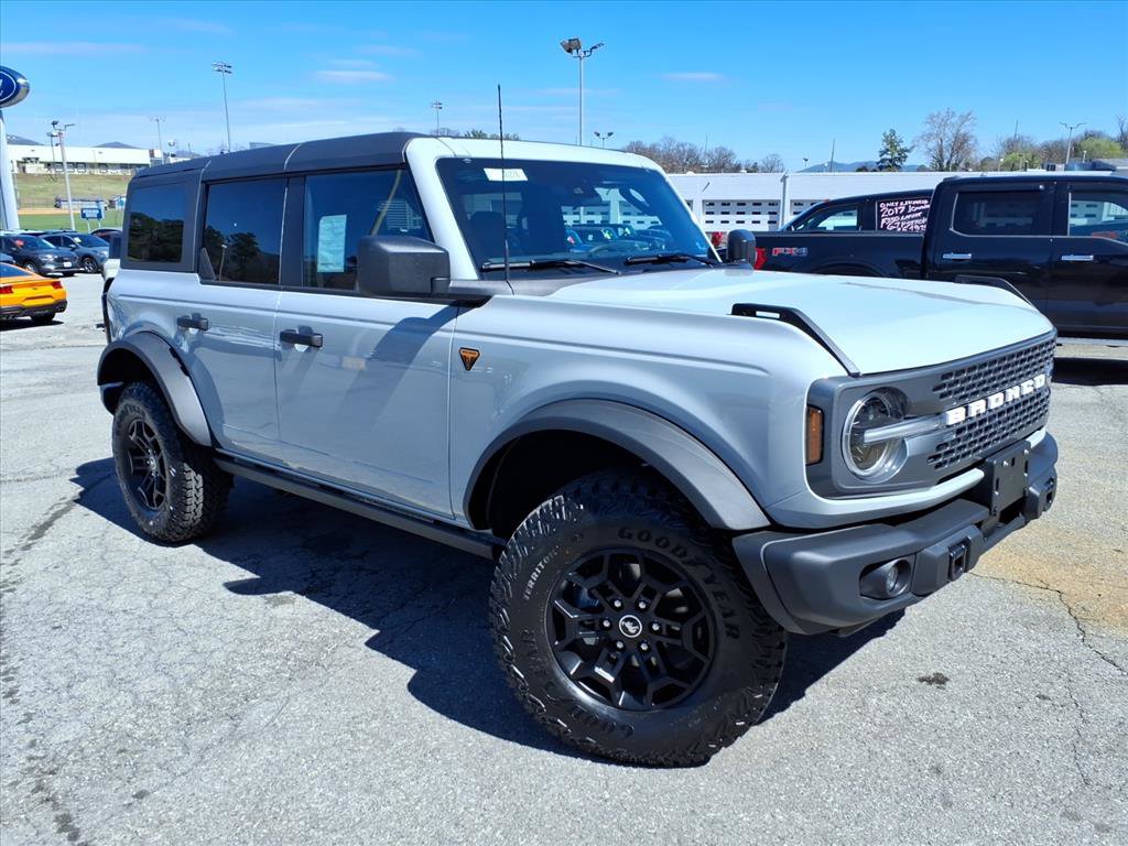 New 2026 Ford Bronco Badlands image 3