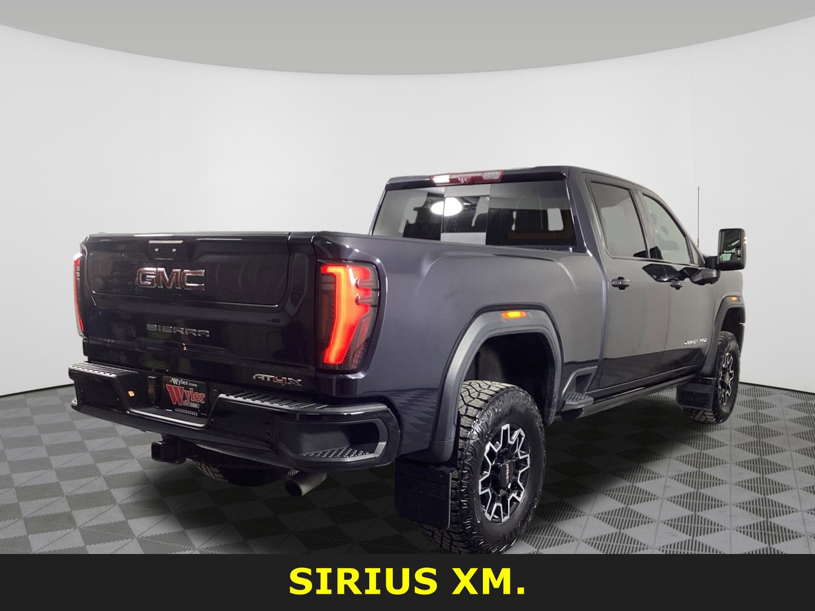 Used 2024 GMC Sierra 2500 AT4X image 5