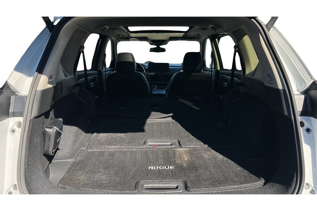 Used 2024 Nissan Rogue SL w/ SL Premium Package image 30