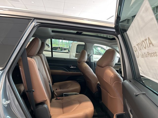 New 2026 Toyota Grand Highlander Platinum image 20