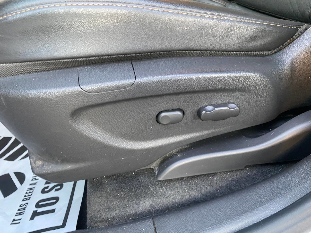 Used 2019 Chevrolet Trax LT w/ LT Convenience Package image 17