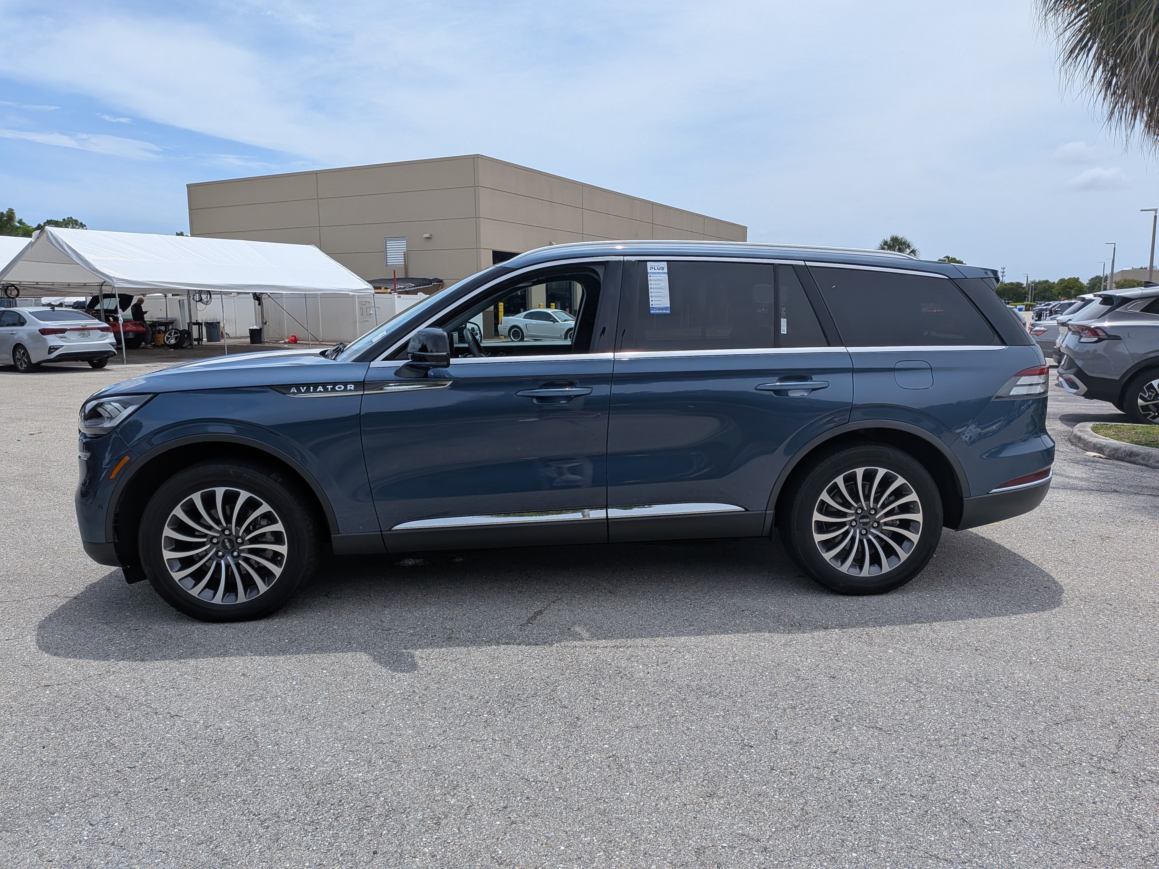 Used 2020 Lincoln Aviator Reserve w/ Equipment Group 201A AWD/4WD image 7