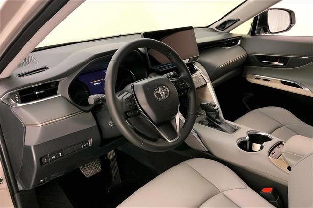 Used 2024 Toyota Venza XLE image 21