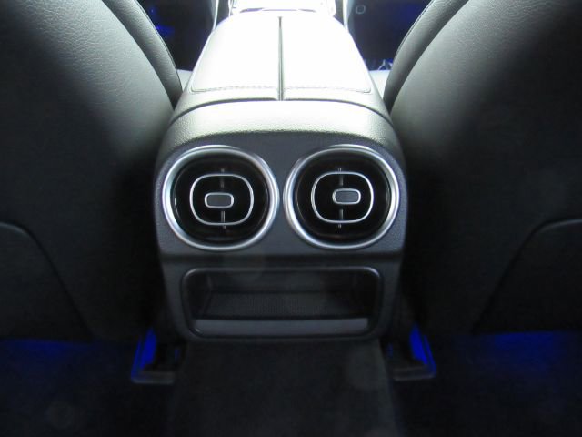Used 2024 Mercedes-Benz C 300 Sedan image 27