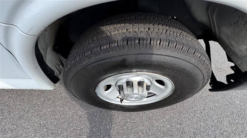 Used 2017 Chevrolet Express 2500 LS RWD image 25