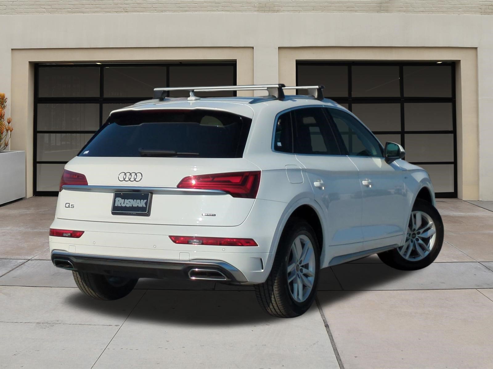 Used 2023 Audi Q5 2.0T Premium w/ Convenience Package AWD/4WD image 4