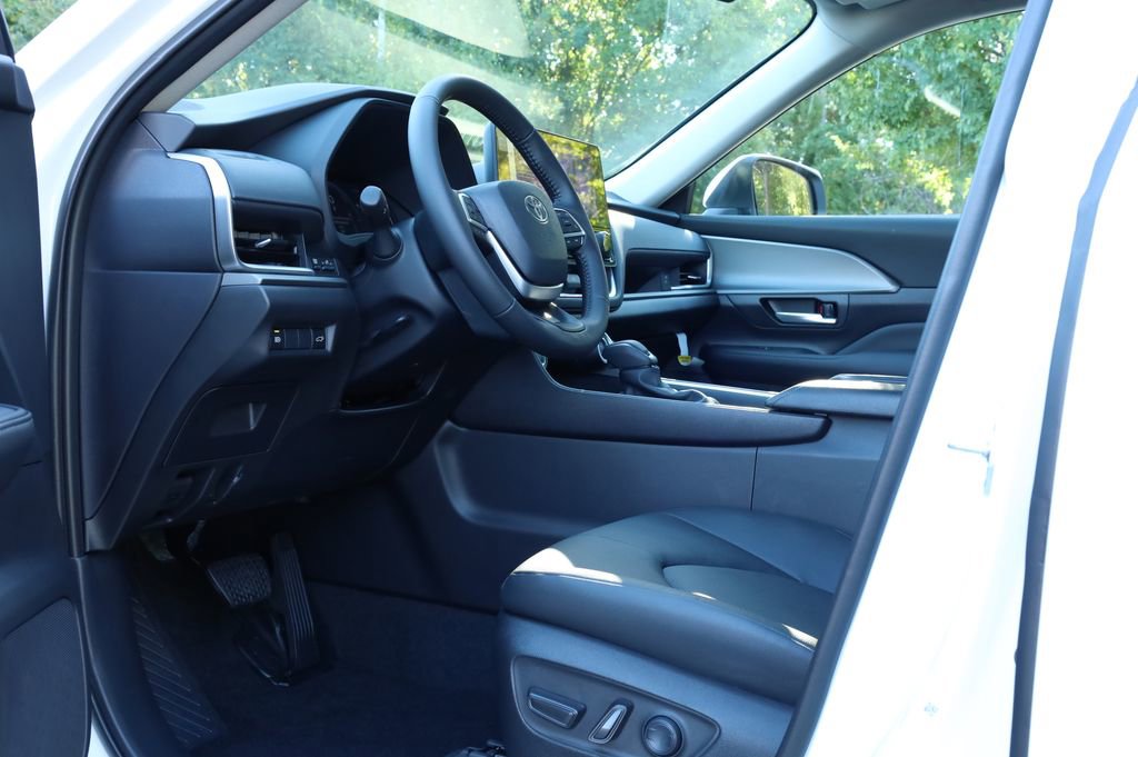 New 2026 Toyota Grand Highlander XLE image 36