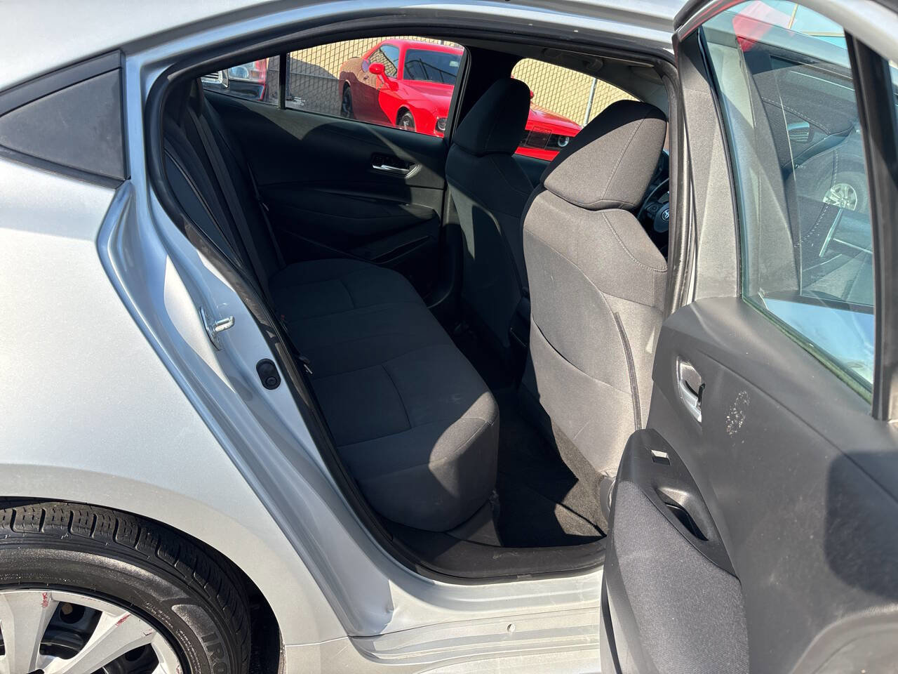 Used 2021 Toyota Corolla LE image 25