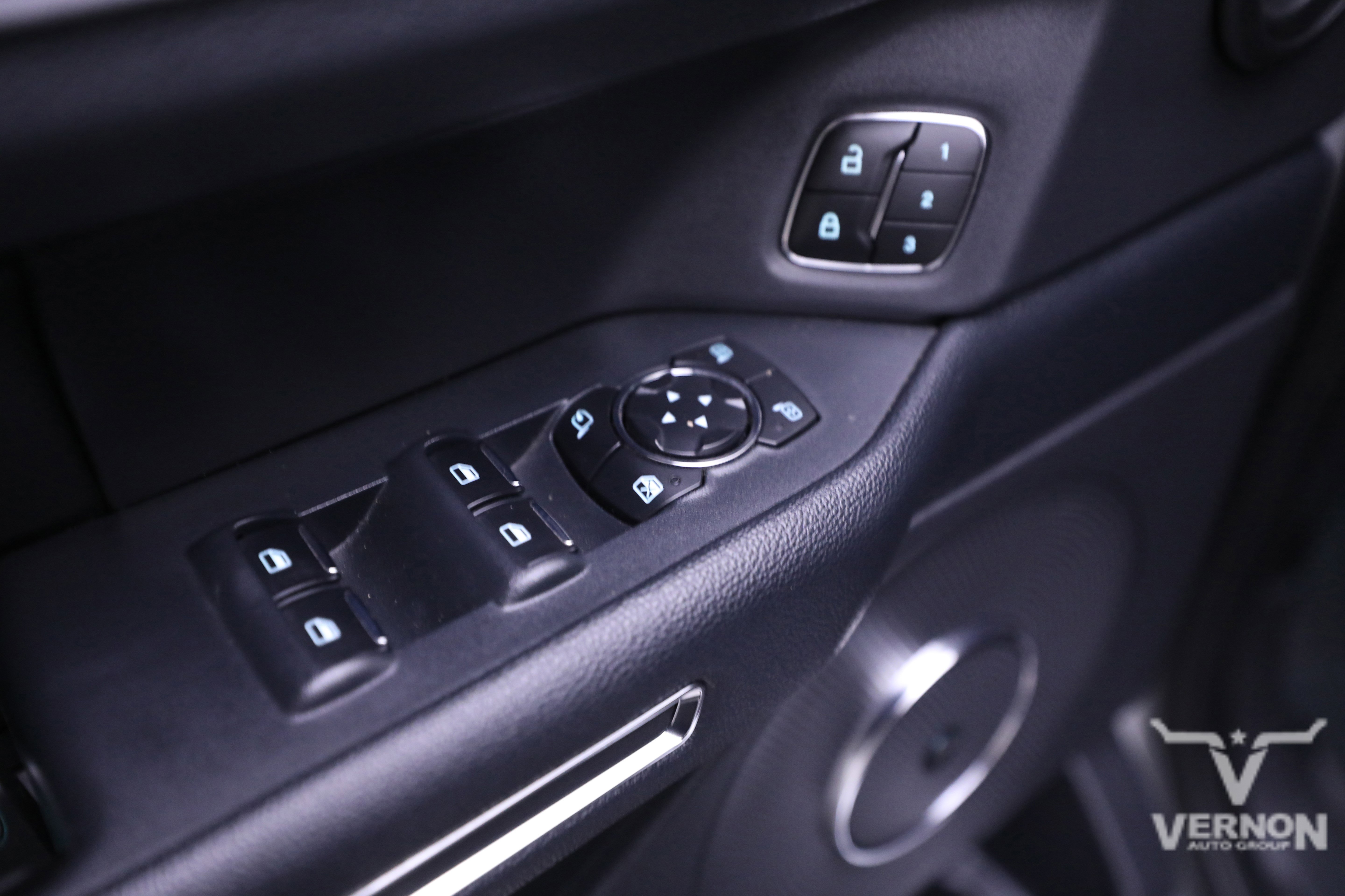 Used 2023 Ford Expedition Limited image 19